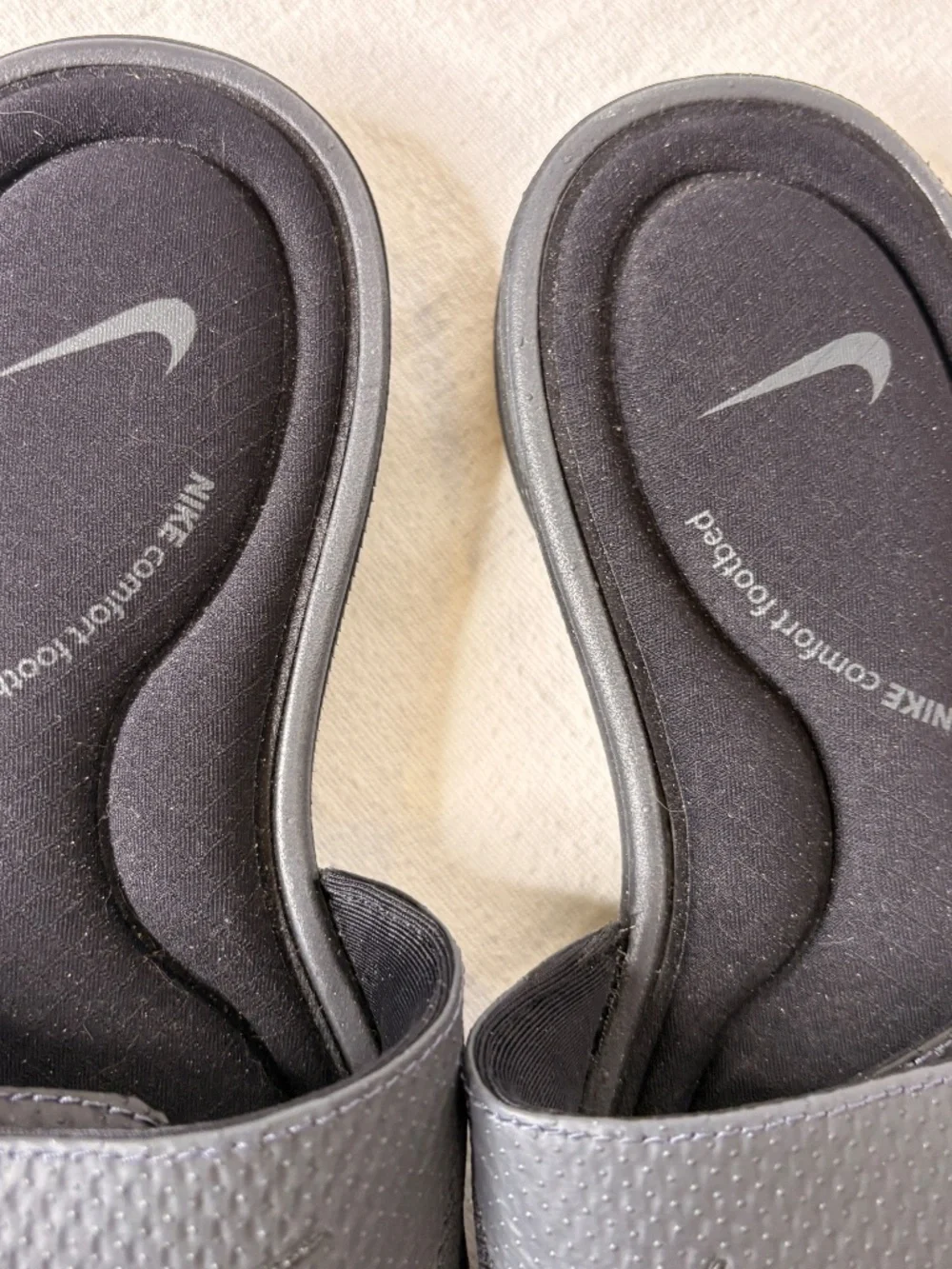NEW Nike SolarSoft Comfort Slide Sandals Black Gray Memory Foam 705513-090 Sz 8